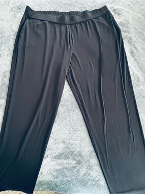 Susan Graver Solid Black Straight-Leg Liquid knit Pants